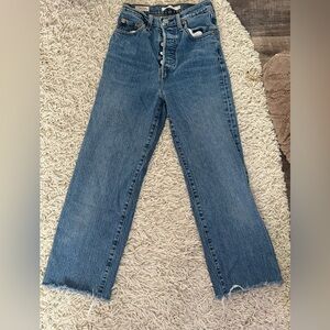 Levi’s “Ribcage straight” ankle jeans